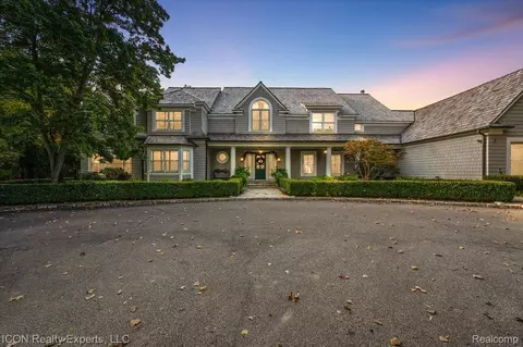 25265 Canterbury Rd, Franklin, MI 48025