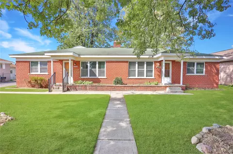 22654 Cloverlawn St, Taylor, MI 48180
