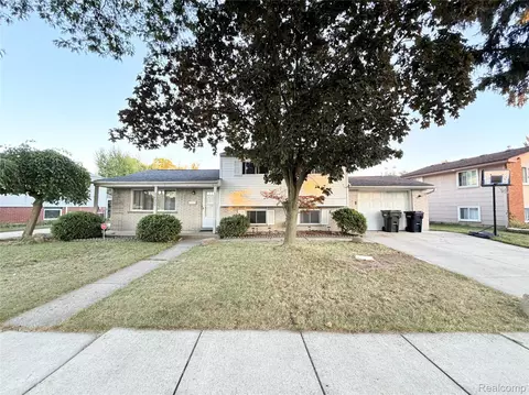 2630 Pall Mall Dr, Sterling Heights, MI 48310