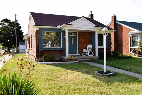 1136 18th St, Wyandotte, MI 48192