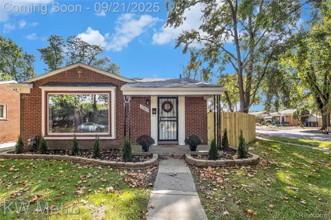 22645 Glendale St, Detroit, MI 48223