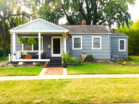 825 Pettibone Ave, Flint, MI 48507