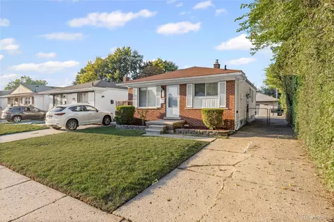 8475 Farnum Ave, Warren, MI 48093