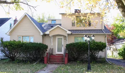 1057 La Salle Ave, Waterford, MI 48328