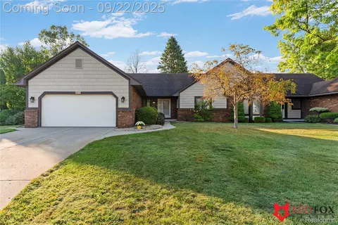 6031 Oak Creek Dr, Mundy, MI 48473
