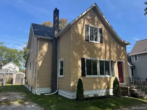 1307 Hancock St, Port Huron, MI 48060