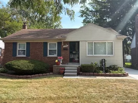 23040 Church St, Oak Park, MI 48237