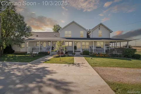1052 S Otter Creek Rd, Monroe, MI 48161