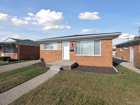 8887 Woodbine, Redford, MI 48239