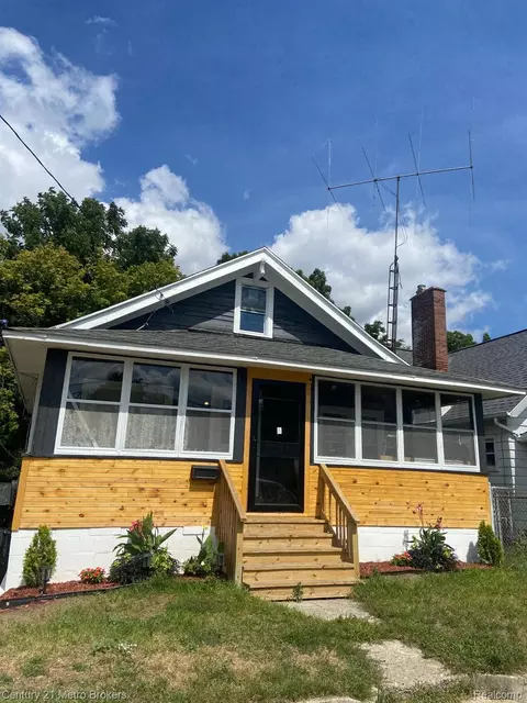 115 Livingston Dr E, Flint, MI 48503