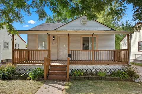 255 W Rutgers Ave, Pontiac, MI 48340