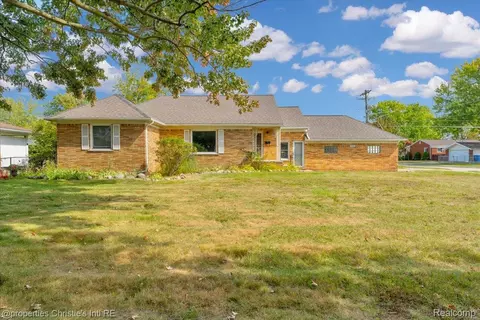 27524 Gail Dr, Warren, MI 48093