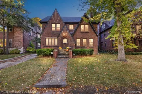 18214 Parkside St, Detroit, MI 48221
