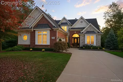35825 Abington Ct, Farmington Hills, MI 48335