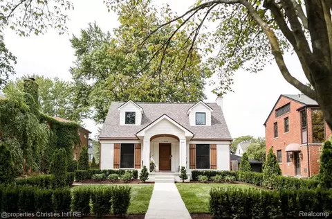 1956 Birmingham Blvd, Birmingham, MI 48009