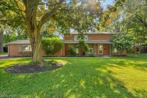 29998 Beacontree St, Farmington, MI 48331