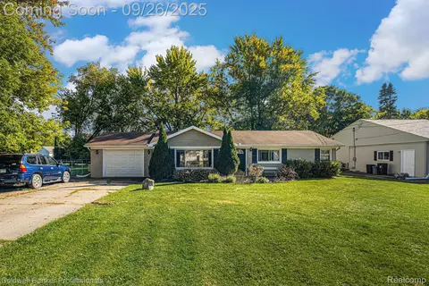 4460 Crosby Rd, Flint, MI 48506