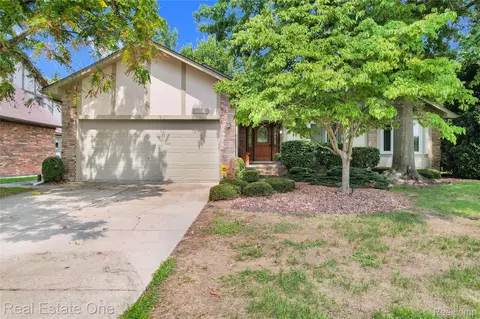 14945 Cadillac Dr, Shelby Township, MI 48315