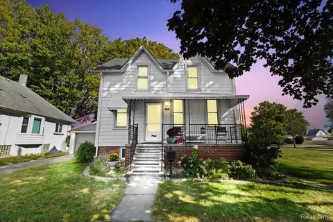 416 Plum St, Wyandotte, MI 48192