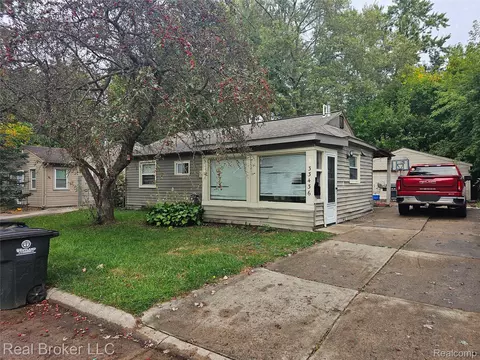 33436 Bendon Ct, Westland, MI 48186