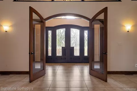 Entry Way - 8650 Stone Rd, Maybee, MI 48159 photo 2 of 3