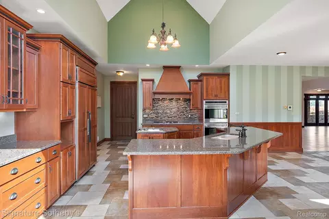 Kitchen - 8650 Stone Rd, Maybee, MI 48159 photo 2 of 3