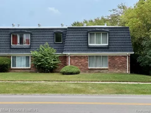 1806 Colonial Village Way #1, Waterford, MI 48328