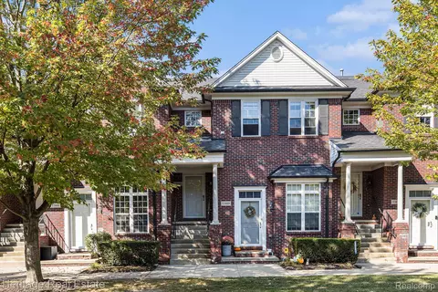 53105 Providence Dr, Shelby Township, MI 48316