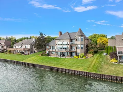 3705 Riverview Ter N, East China, MI 48054