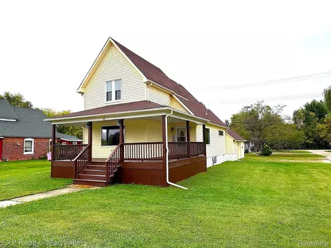 8897 Avoca Rd, Kenockee, MI 48006