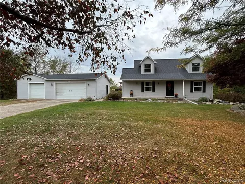 8812 S Byron Rd, Gaines, MI 48436