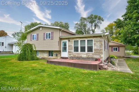 6237 E Atherton Rd, Burton, MI 48519