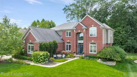 5778 Strawberry Cir, Commerce, MI 48382