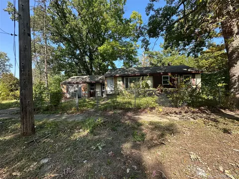 2214 Mack Ave, Flint, MI 48504
