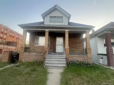 12239 Mcdougall St, Hamtramck, MI 48212