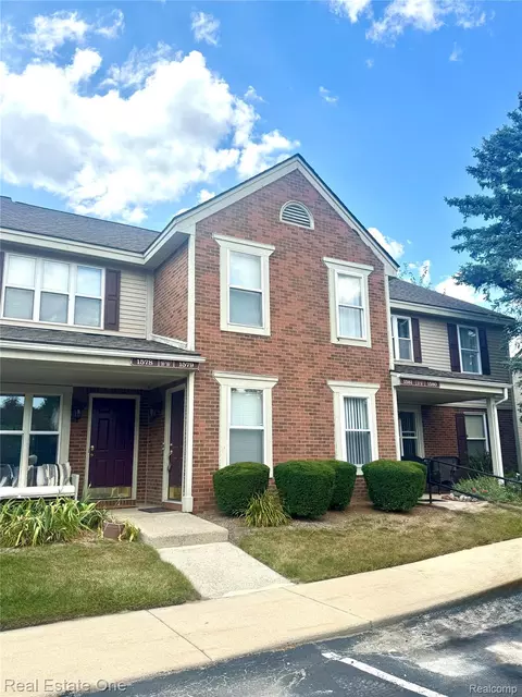 1579 Oneil Cir #145, Rochester Hills, MI 48307