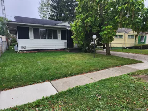 617 W Holbrook Ave, Flint, MI 48505