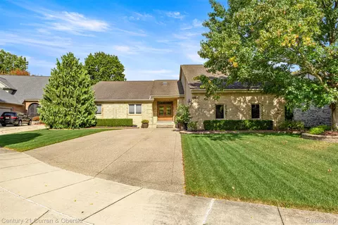 42049 Farm Lane Ct, Sterling Heights, MI 48313