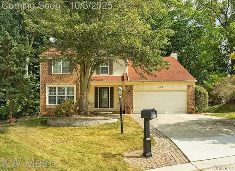 435 Thornridge Ct, Rochester Hills, MI 48307