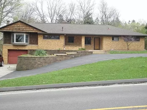 2136 Newport Rd, Ann Arbor, MI 48103