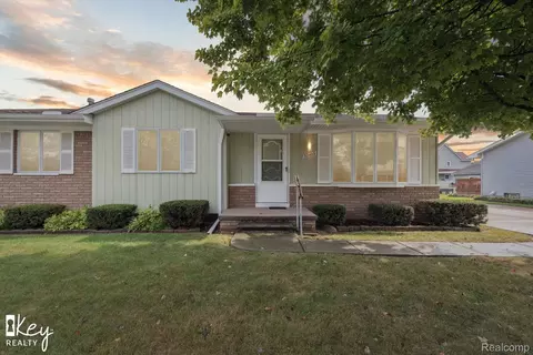 32403 Truman Rd, Rockwood, MI 48173