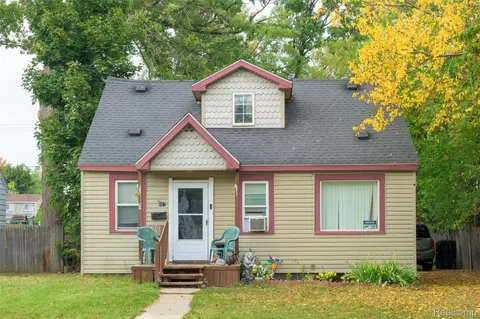 667 Raskob St, Pontiac, MI 48340
