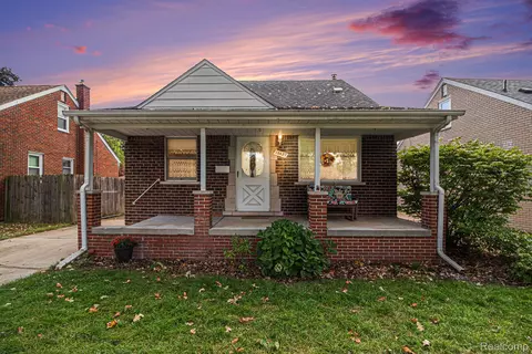 13427 Brest St, Southgate, MI 48195