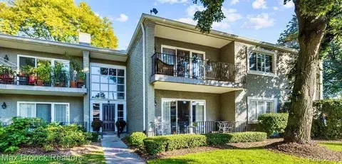 1111 N Old Woodward Ave #26, Birmingham, MI 48009
