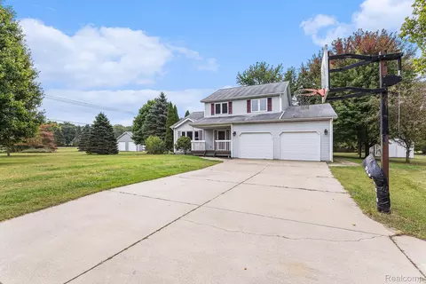 4511 Mount Morris Rd, Oregon, MI 48421