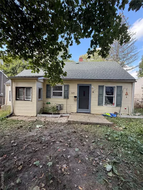 629 Jessop Ave, Lansing, MI 48910
