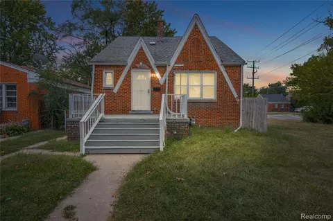 16253 Strathmoor St, Detroit, MI 48235