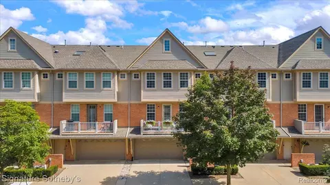 56624 Longhorn Dr, Utica, MI 48316
