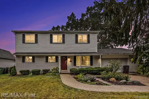 7184 Dur Moll Ave, Shelby Township, MI 48317