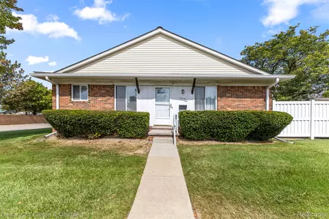 12792 Elaine Dr, Southgate, MI 48195